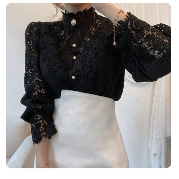 upustyle Tops - Lace floral neckline collar blouse , puff sleeve